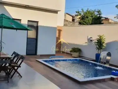 Casa de Condomínio com 3 quartos em Jardim Bréscia