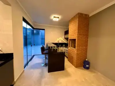 Casa de Condomínio com 3 quartos em Jardim Laguna