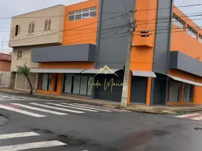 Prédio com 5 quartos em Parque Boa Esperança