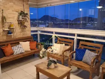 Apartamento com 3 quartos em Ponta da Praia