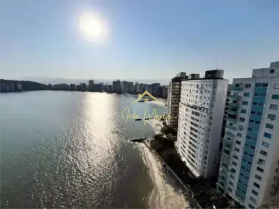 Apartamento com 3 quartos em Centro
