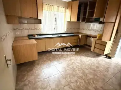 Sobrado com 3 quartos em Jardim Sabará