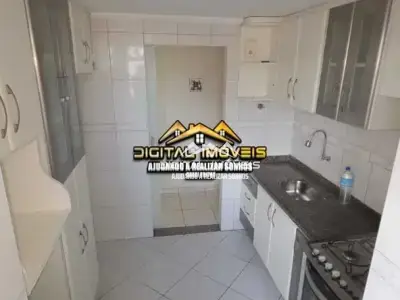 Apartamento com 3 quartos em Cidade Ademar