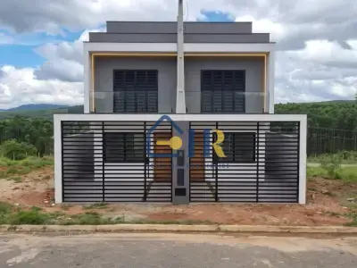 Casa de Condomínio com 2 quartos em Vivalegro