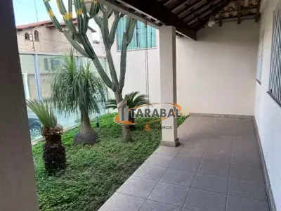 Casa com 3 quartos em Jardim Riacho das Pedras, Contagem - 107m²