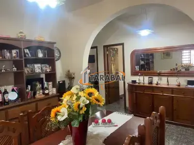 Casa com 4 quartos em Goiânia, Belo Horizonte - 275m²