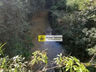 Fazenda com 2 quartos em Zona Rural, Pompéu - 4000000m²