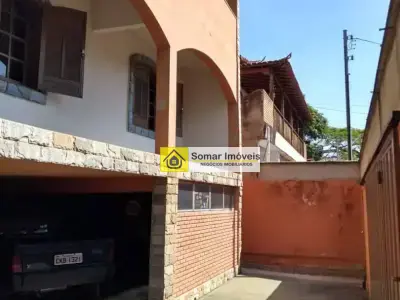 Casa com 3 quartos em Vera Cruz, Contagem - 265m²