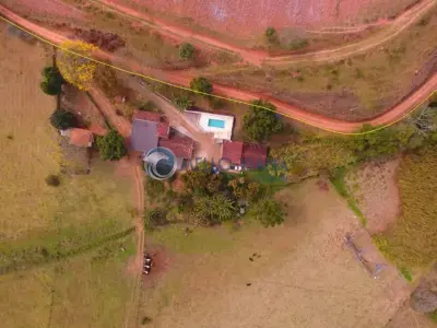 Sítio com 3 quartos em Zona Rural, POUSO ALTO - 300m²