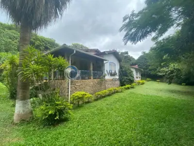 Chácara com 4 quartos em centro, CARMO DE MINAS - 200m²