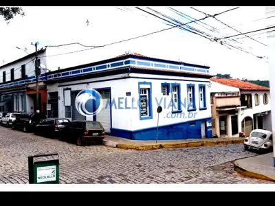 Casa com 3 quartos em Baependi MG - centro, BAEPENDI - 273m²