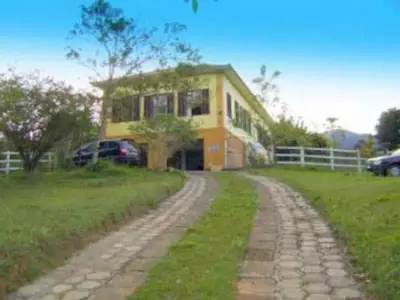 Sítio com 0 quartos em Serrinha, Dom Vicoso - 9m²