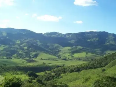 Sítio com 0 quartos em Zona Rural, Dom Vicoso - 19.5m²