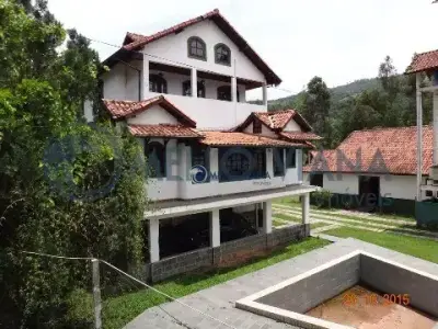 Chácara com 6 quartos em Centro, Itamonte - 1000m²