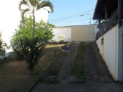 Casa com 4 quartos em Santa Mônica, Belo Horizonte - 374m²