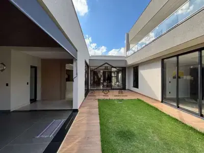 Casa com 0 quartos em Centro
