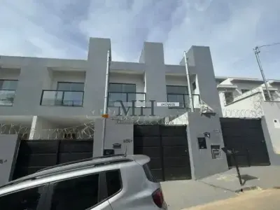Casa Geminada com 3 quartos em Jardim Encantado