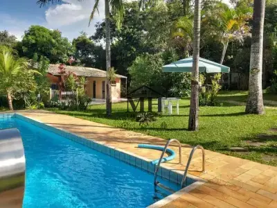 Casa de Condomínio com 3 quartos em Jardim Encantado