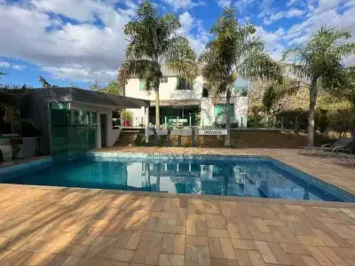 Casa de Condomínio com 4 quartos em Bela Vista