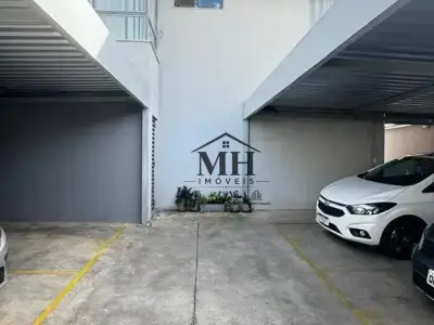 Casa de Condomínio com 2 quartos em Jardim Leblon