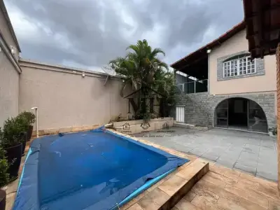 Casa com 4 quartos em Planalto