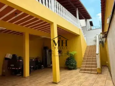 Casa com 3 quartos em São João Batista (Venda Nova)