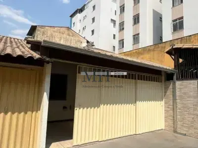 Casa Geminada com 2 quartos em Santa Mônica