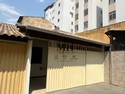 Casa Geminada com 2 quartos em Santa Mônica