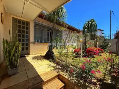 Casa com 4 quartos em Santa Amélia