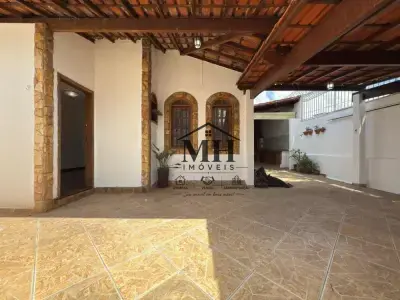 Casa com 3 quartos em Santa Amélia