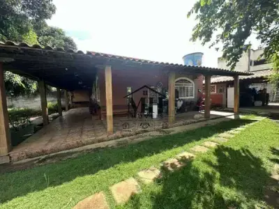 Sítio com 4 quartos em Jardim Encantado