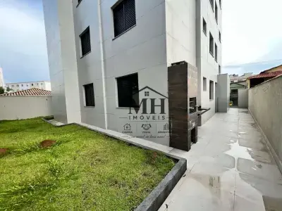 Área Privativa com 3 quartos em Santa Amélia