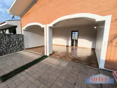Casa com 3 quartos em CENTRO, Jacutinga - 0m²