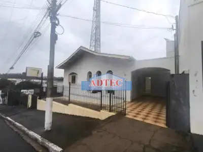 Casa com 4 quartos em Centro