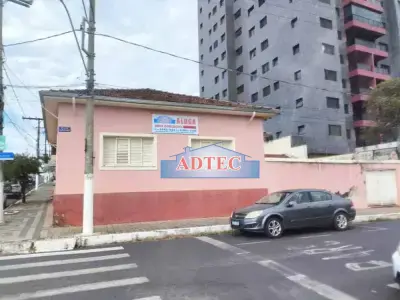 Prédio com 3 quartos em Centro