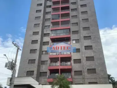 Apartamento com 3 quartos em Centro