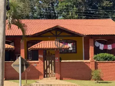 Casa de Condomínio com 4 quartos em Nova Rheata