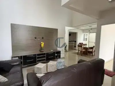 Casa de Condomínio com 4 quartos em Portal dos Pássaros II