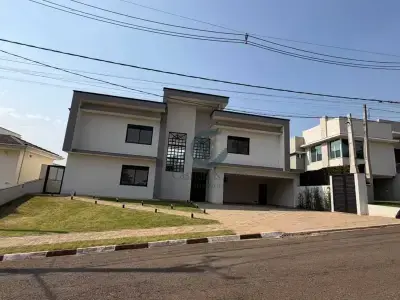 Casa com 4 quartos em Flora Ville