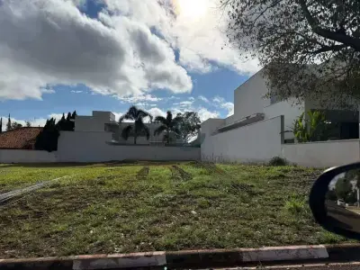 Lote / Terreno com 0 quartos em Flora Ville