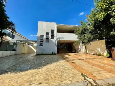 Casa de Condomínio com 3 quartos em Portal dos Pássaros I