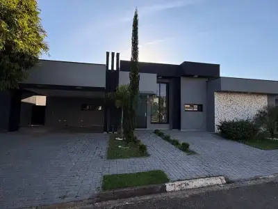 Casa de Condomínio com 4 quartos em Portal das Estrelas I