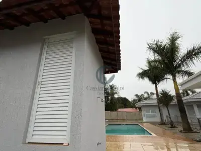 Casa com 4 quartos em Vitassay