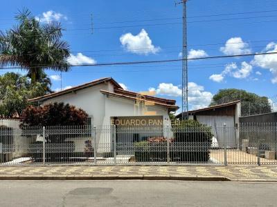 Casa com 3 quartos em Centro