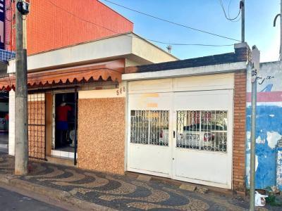 Casa com 3 quartos em Centro