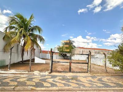 Lote / Terreno com 0 quartos em Centro