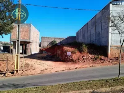 Lote / Terreno com 0 quartos em Jardim Belvedere