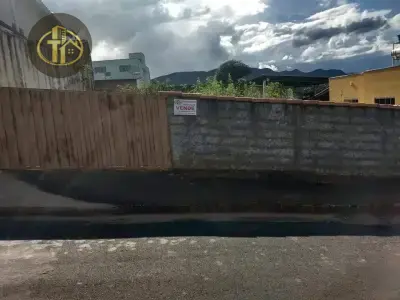 Lote / Terreno com 0 quartos em Centro