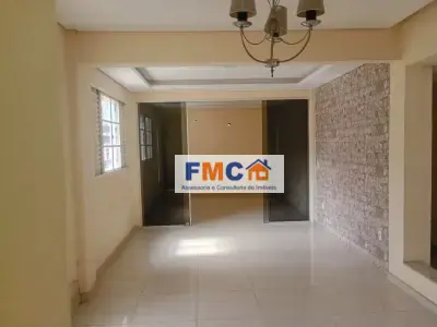 Casa com 5 quartos em Renascença