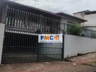 Casa com 4 quartos em Universitário